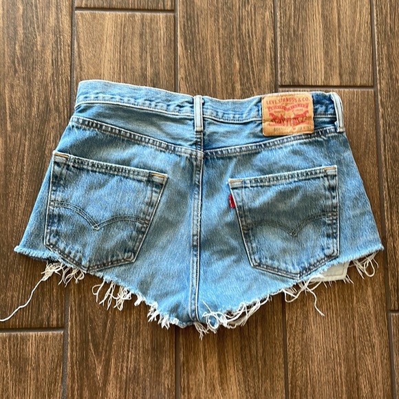 Levi’s Denim Cutoff Shorts - Picture 2 of 9